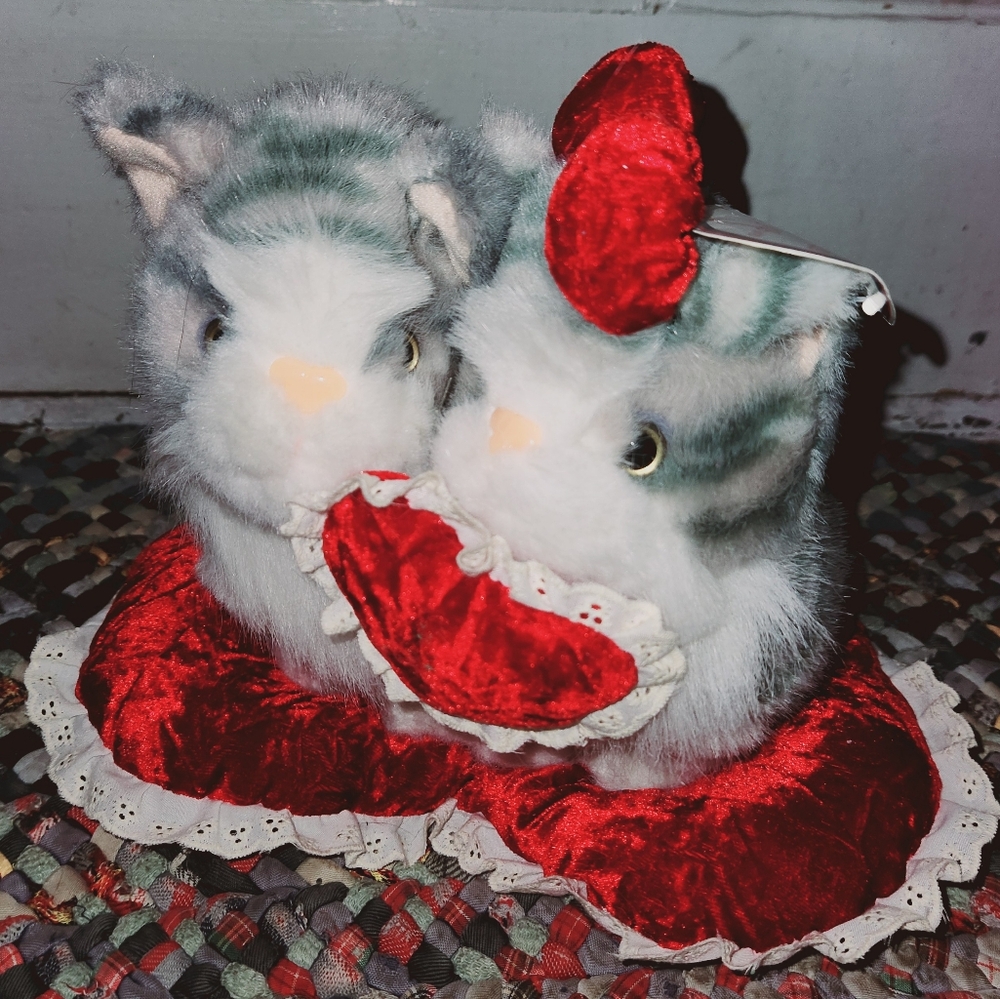 Vintage Best Made Toys Limited Plush Kittycats on Heart NOS